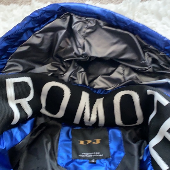 Jacket - Picture 5 of 6